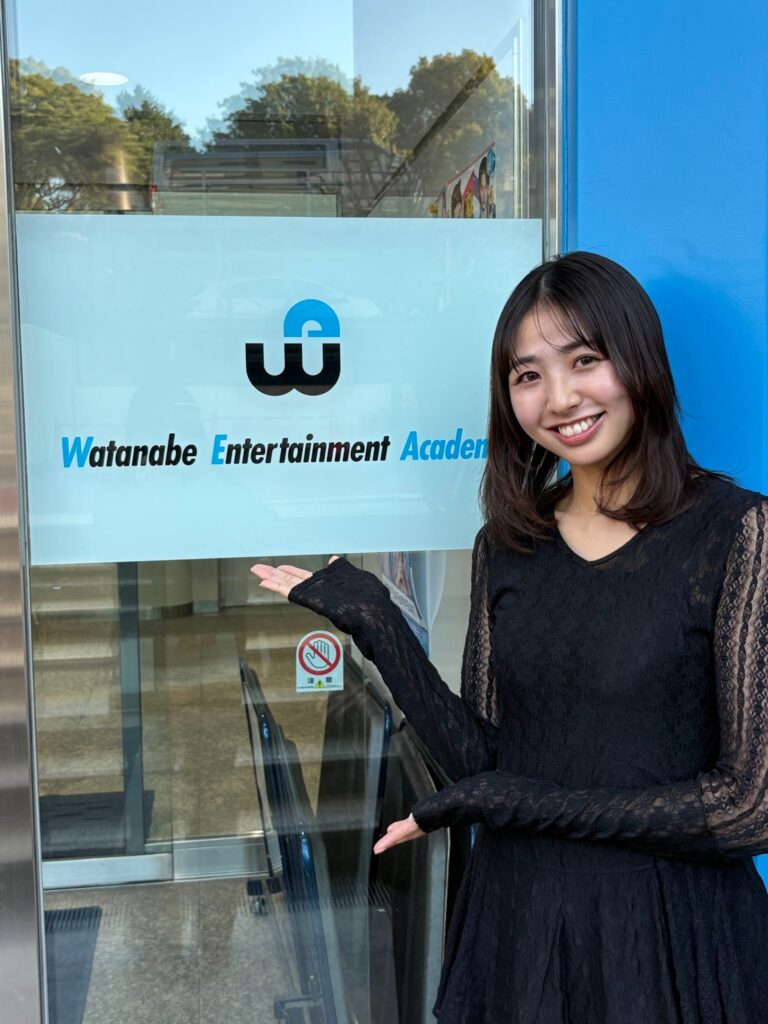 卒業生女優・ぶんちゃんがサプライズ来校！後輩へエール